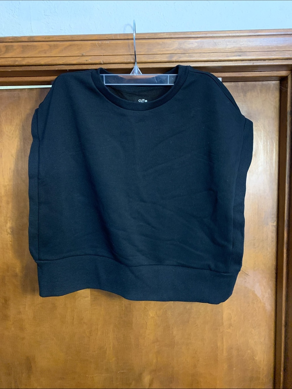 Women Black Crewneck pull over top - ®